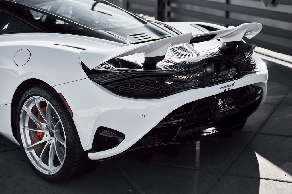 Used 2024 McLaren 750S image 12