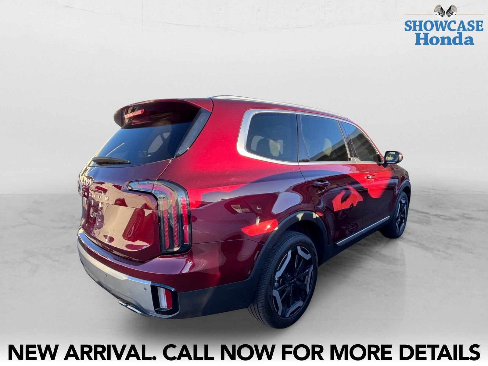 Used 2024 Kia Telluride EX w/ EX Captain's Chair Package FWD image 5
