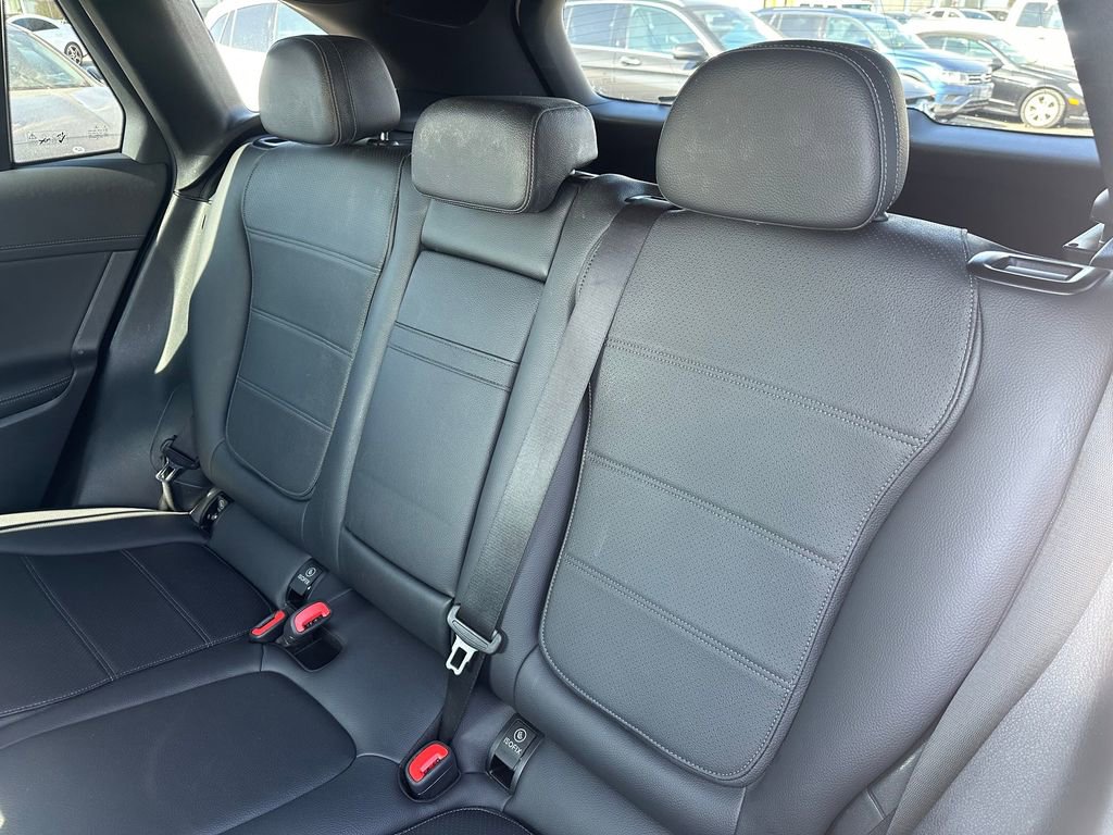 Used 2024 Mercedes-Benz GLC 300 4MATIC image 19