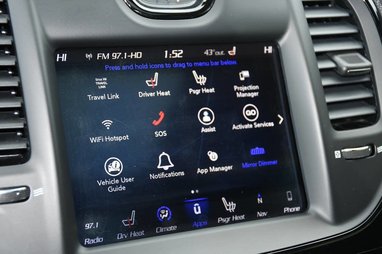 Used 2018 Chrysler 300 S w/ 300S Alloy Package image 37