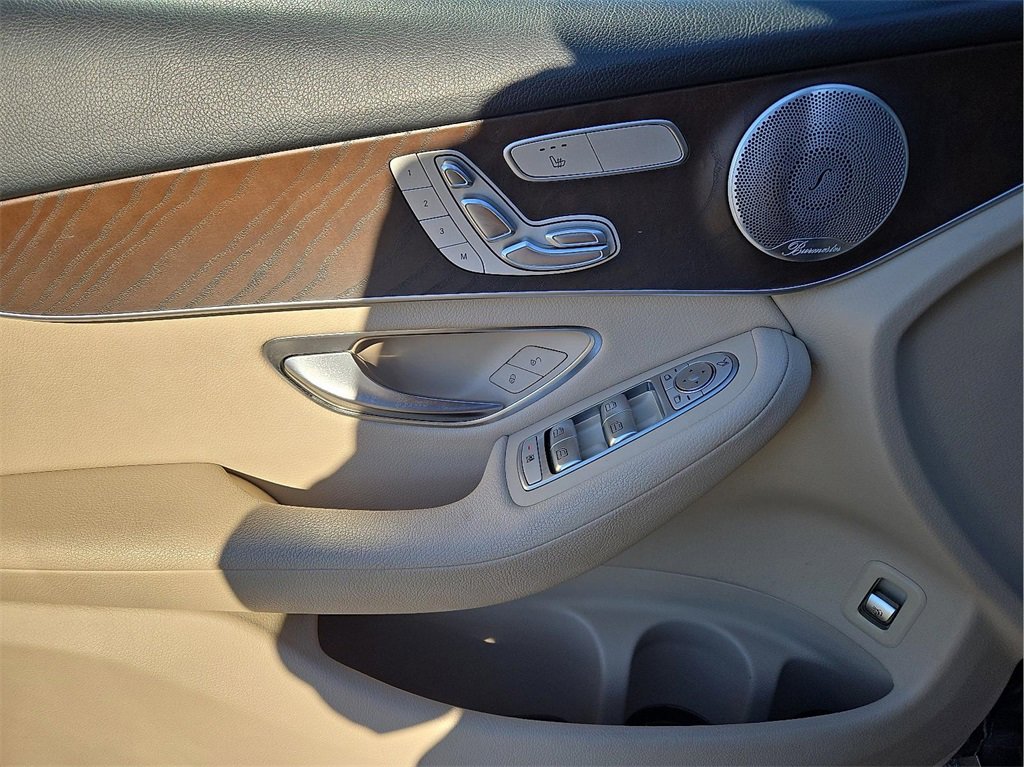 Used 2019 Mercedes-Benz GLC 300 4MATIC image 13