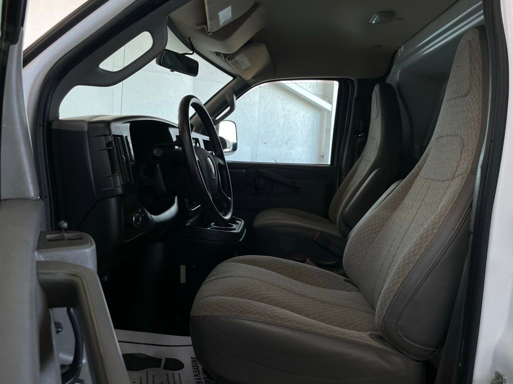Used 2023 GMC Savana 2500 Work Van w/ Driver Convenience Package image 10