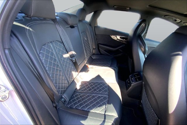Used 2023 Audi S4 Premium Plus w/ Premium Plus Package AWD/4WD image 19