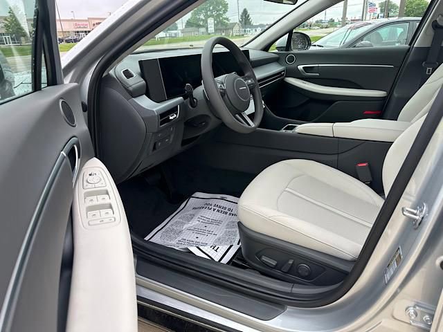 Used 2025 Hyundai Sonata SEL image 6