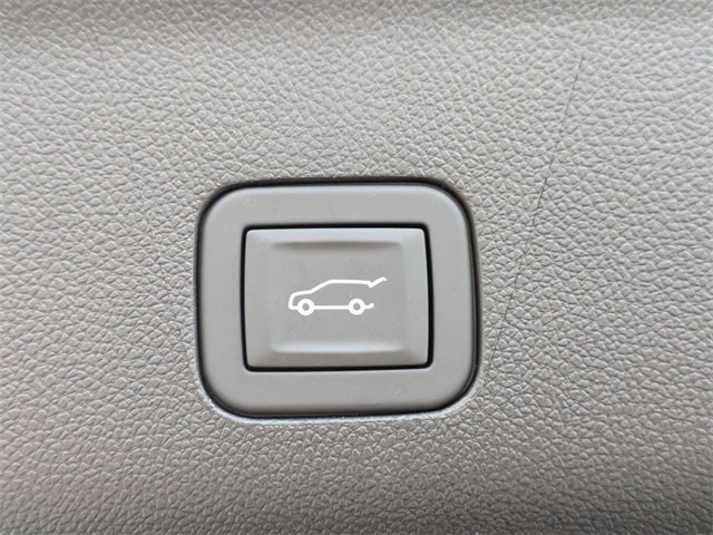 New 2025 Chevrolet Suburban High Country image 37