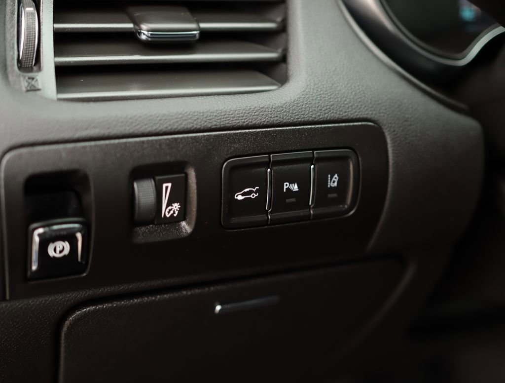 Used 2016 Chevrolet Impala LTZ image 10
