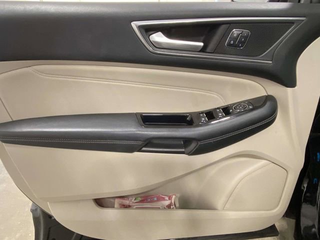 Used 2017 Ford Edge Titanium w/ Technology Package image 12