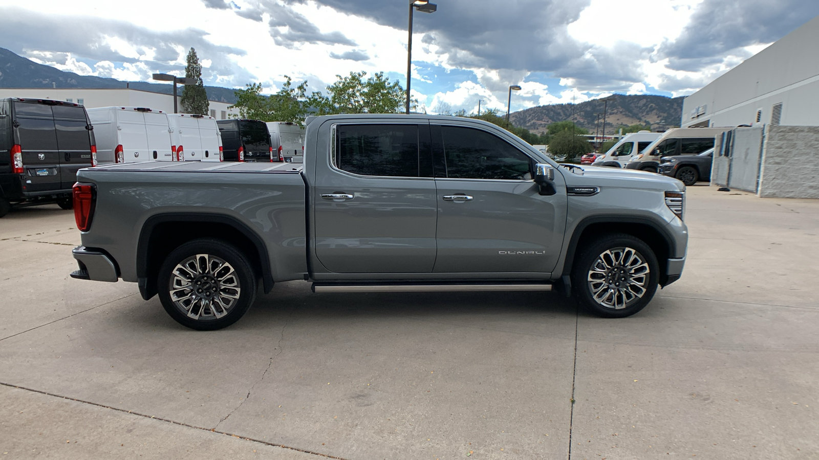 Used 2025 GMC Sierra 1500 Denali Ultimate AWD/4WD image 6