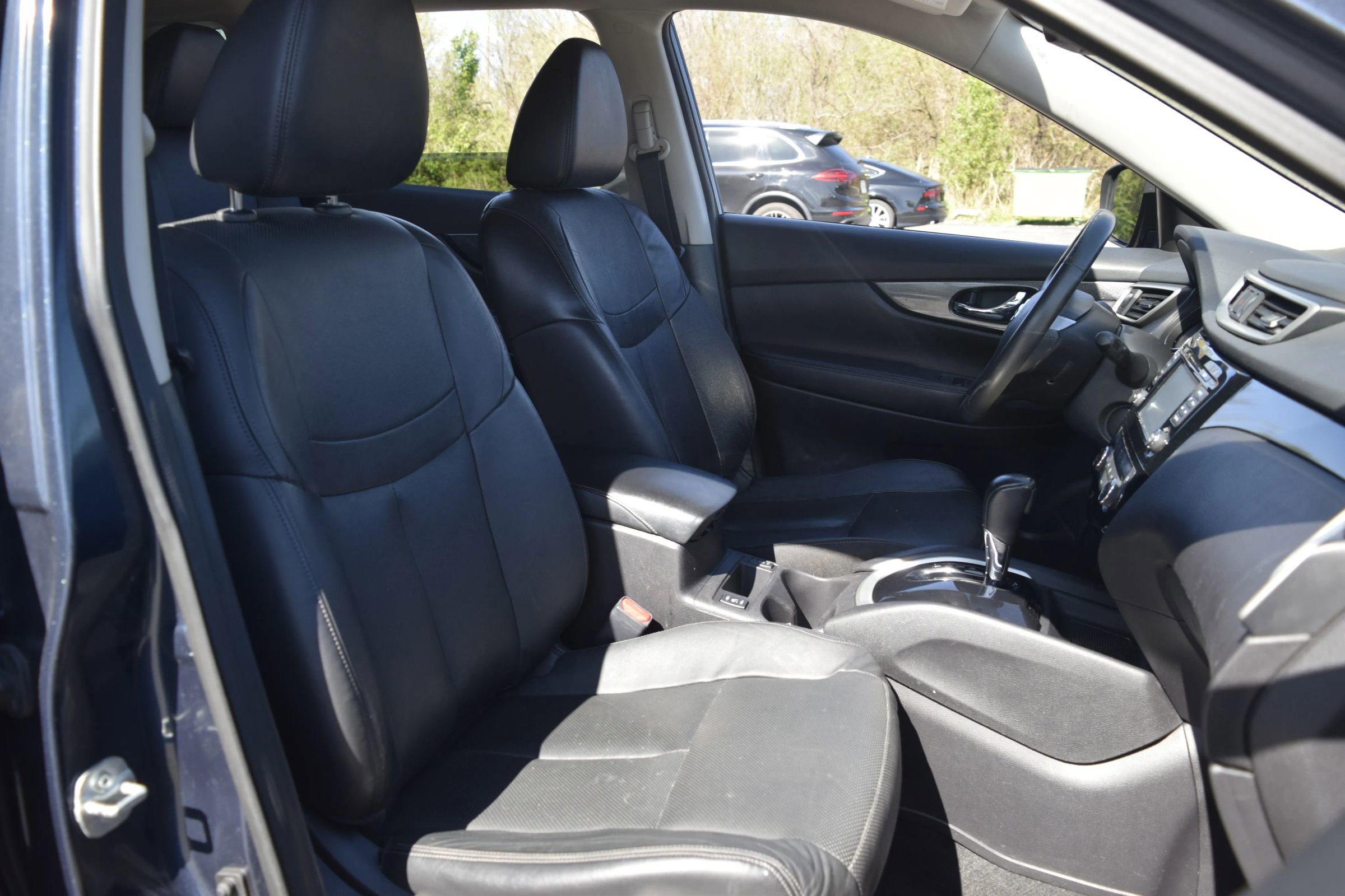 Used 2015 Nissan Rogue SL image 9