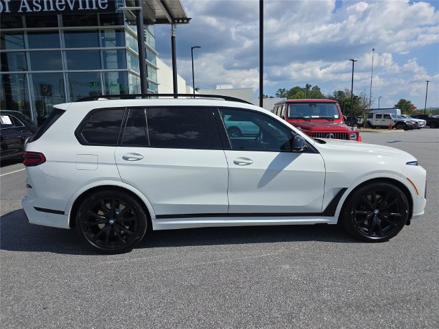 Used 2026 BMW X7 M60i AWD/4WD image 2