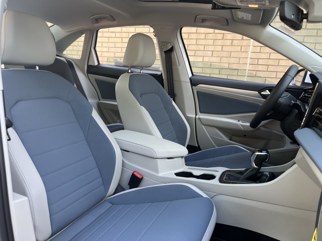New 2026 Volkswagen Jetta SE FWD image 17