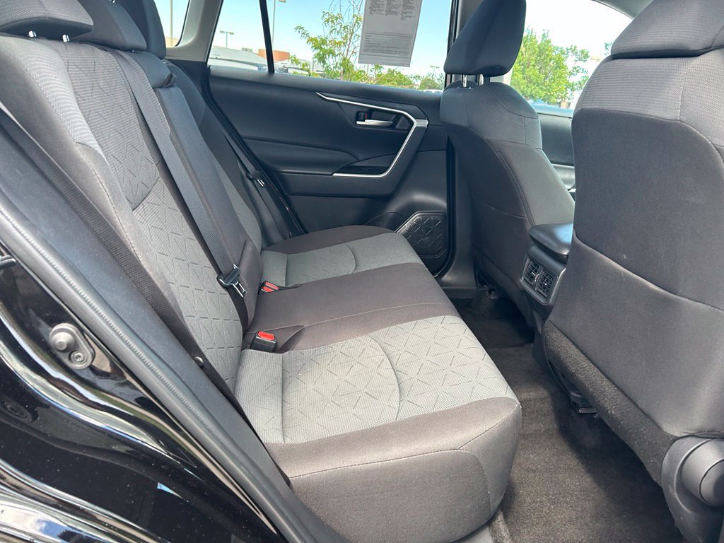 Used 2025 Toyota RAV4 XLE AWD/4WD image 29