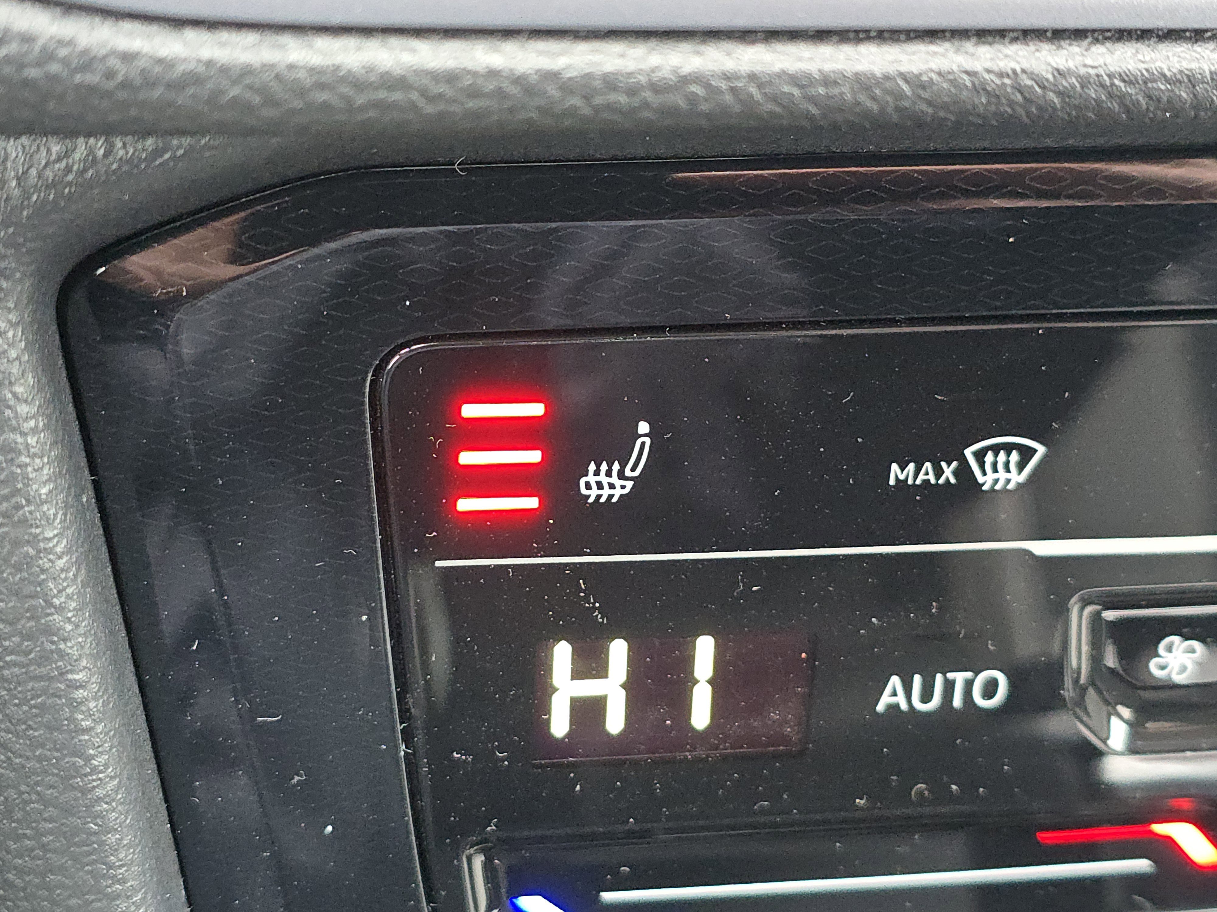 New 2026 Volkswagen Taos SE image 12