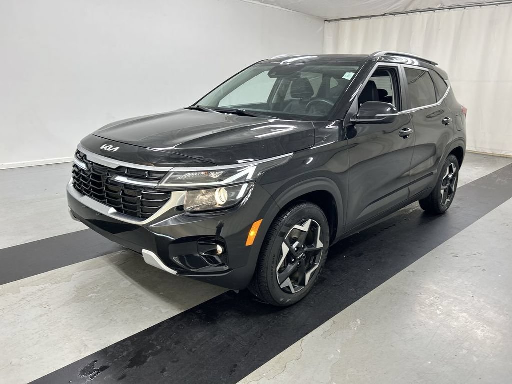 Used 2024 Kia Seltos EX AWD/4WD image 5