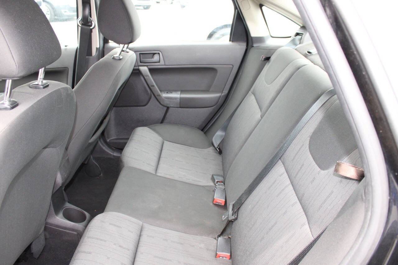 Used 2008 Ford Focus SE FWD image 17