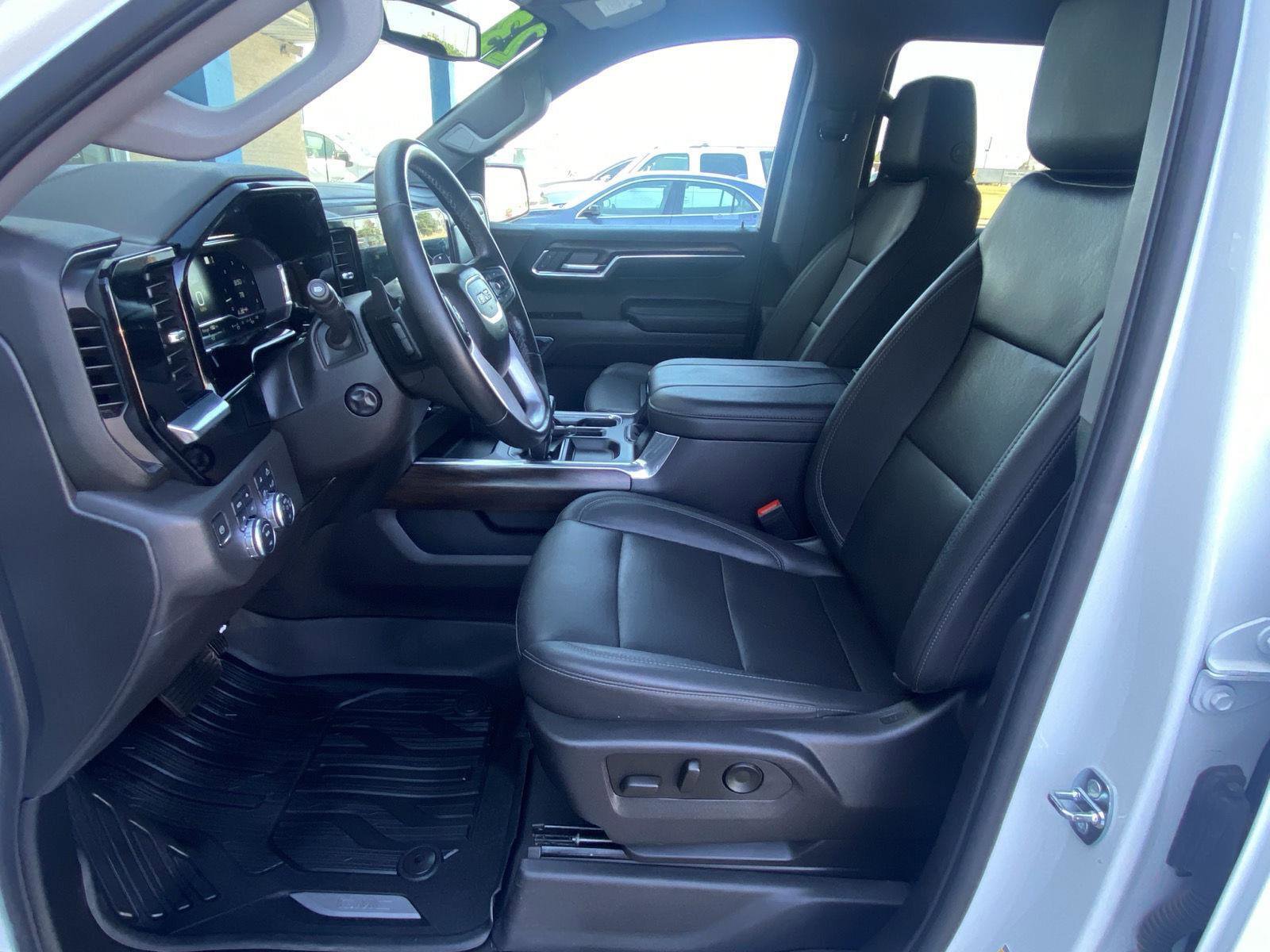 Used 2023 GMC Sierra 1500 SLT w/ SLT Premium Package AWD/4WD image 10