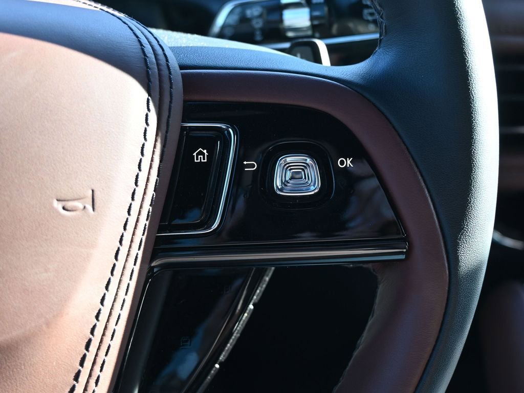 Used 2025 Lincoln Aviator Reserve w/ Illumination Package image 35