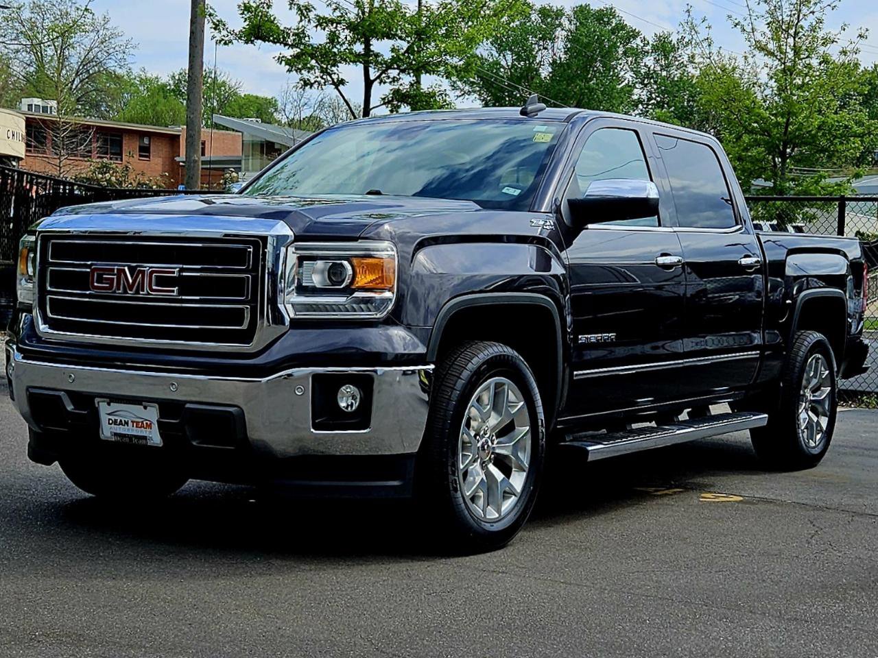 Used 2015 GMC Sierra 1500 SLT w/ SLT Crew Cab Value Package image 3