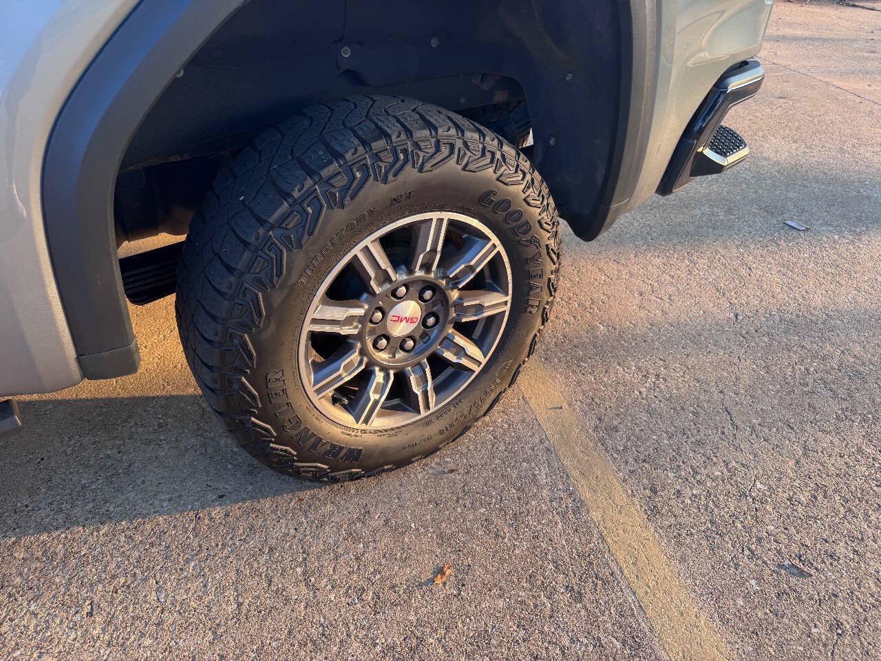 Used 2023 GMC Sierra 1500 AT4X AWD/4WD image 11