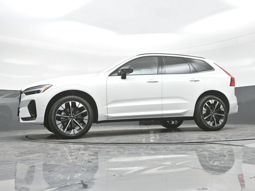 New 2026 Volvo XC60 B5 Plus w/ Protection Package Premier AWD/4WD image 25