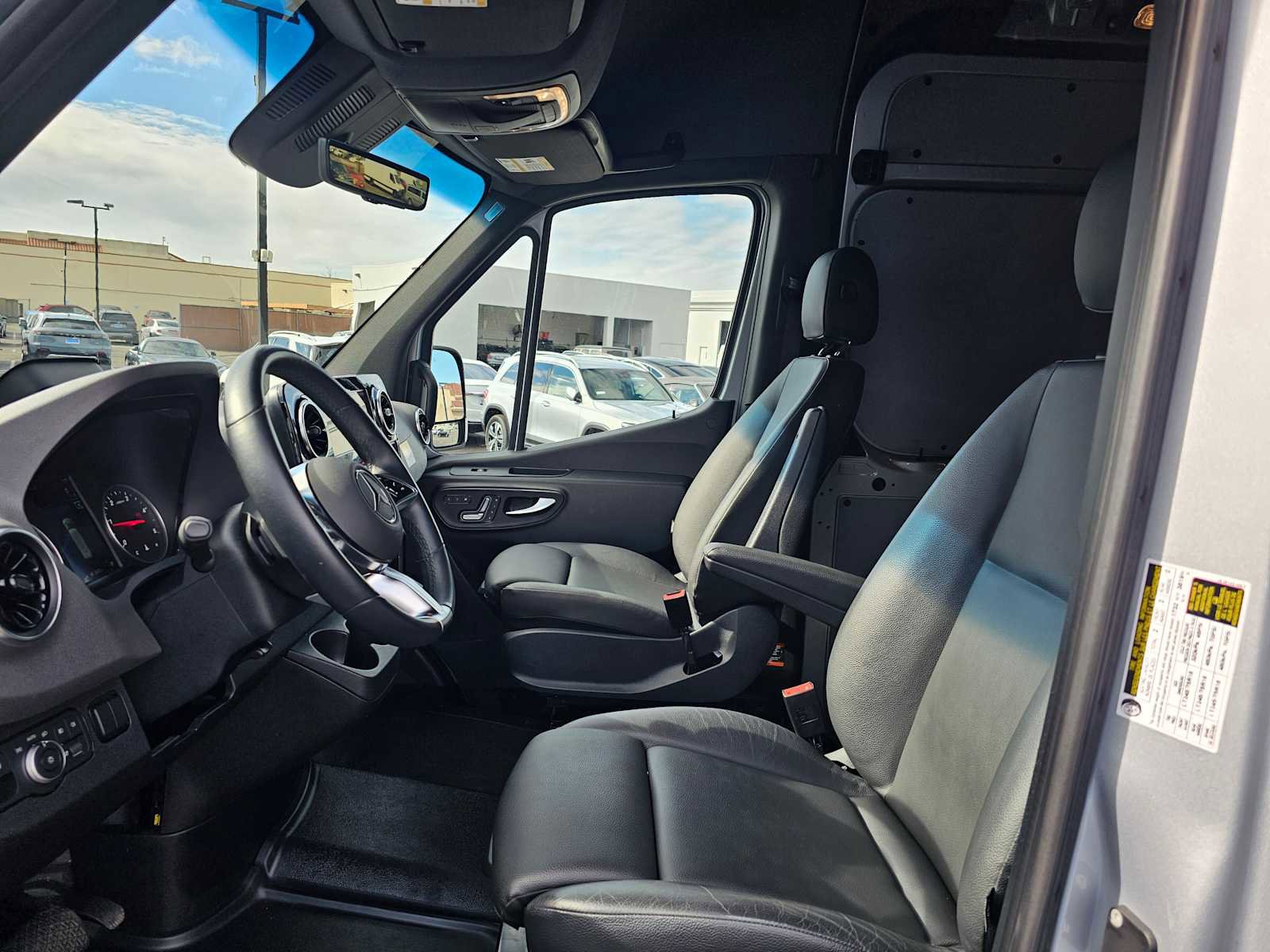 Used 2025 Mercedes-Benz Sprinter 2500 image 20