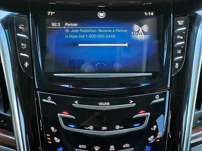Used 2015 Cadillac Escalade Luxury RWD image 34