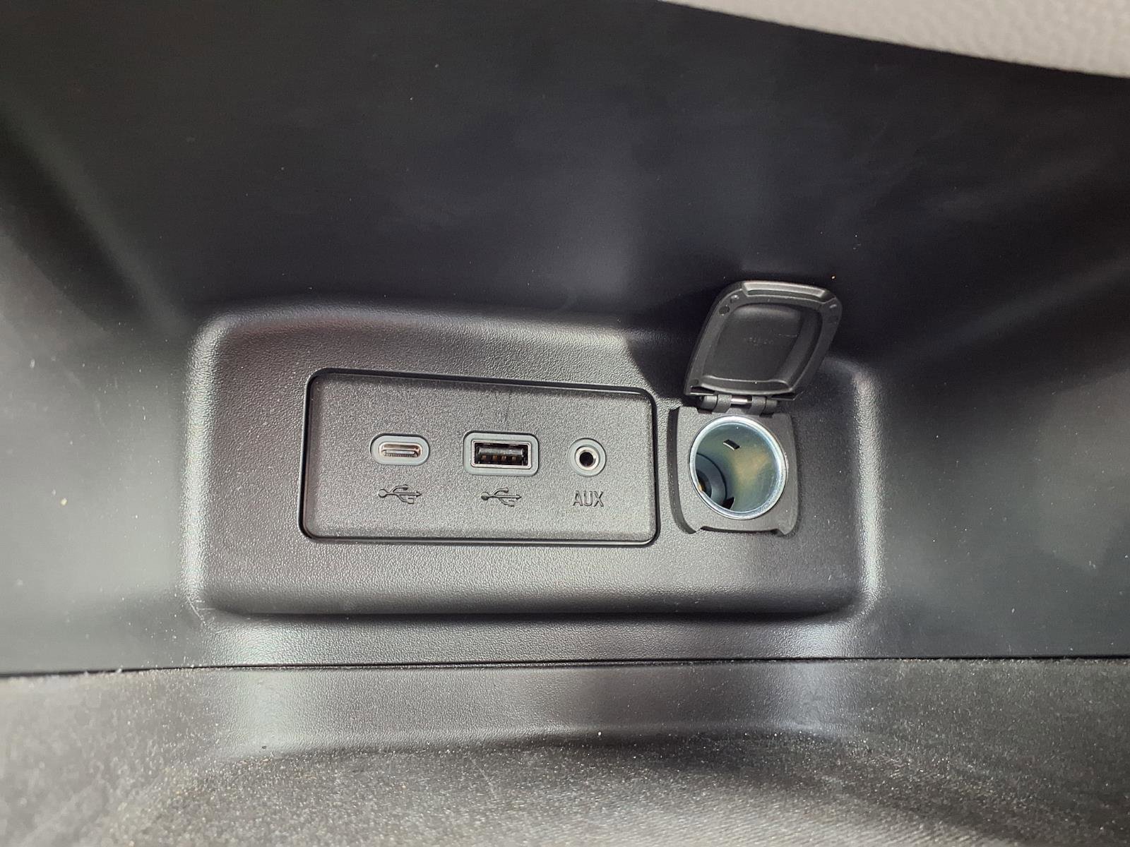 Used 2023 Chevrolet Equinox LS image 11