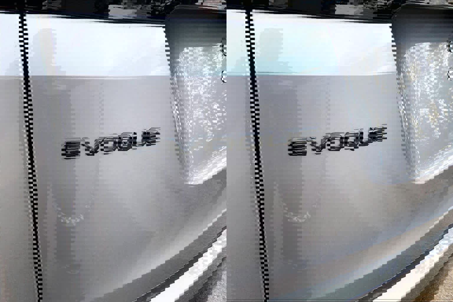 Used 2026 Land Rover Range Rover Evoque Dynamic SE image 10