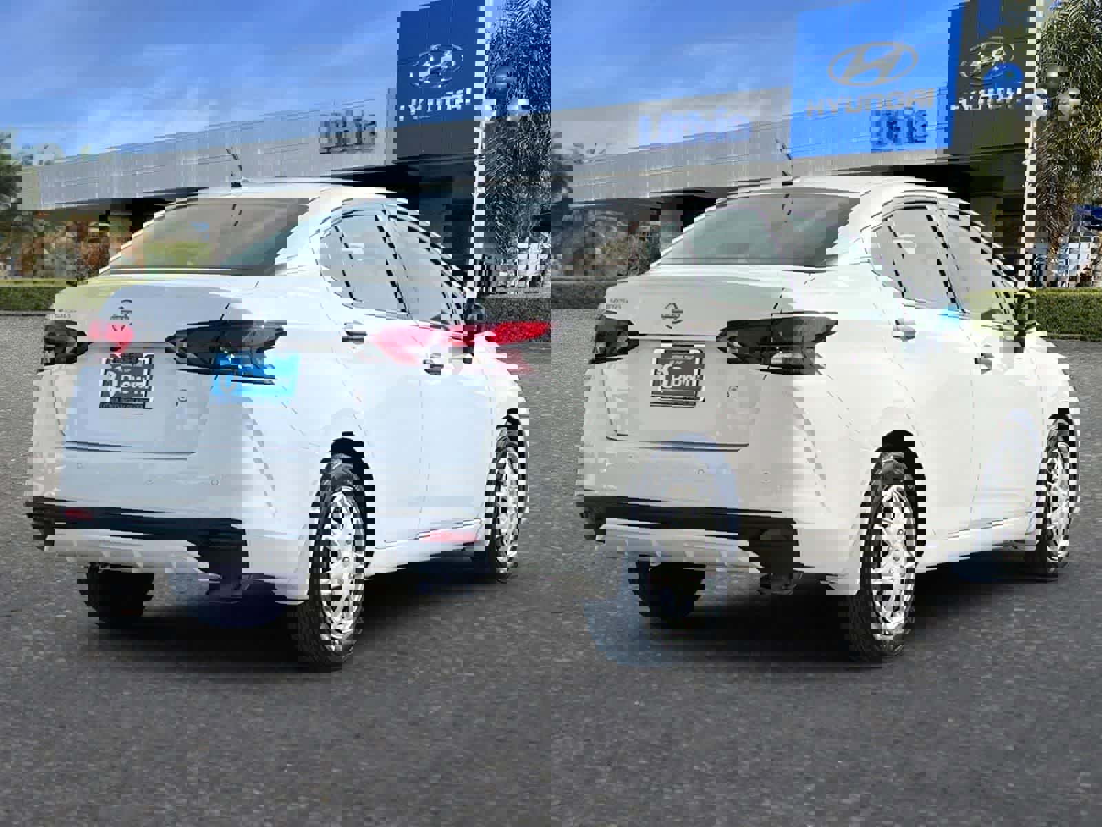 Used 2025 Nissan Versa S w/ Trunk Package image 3