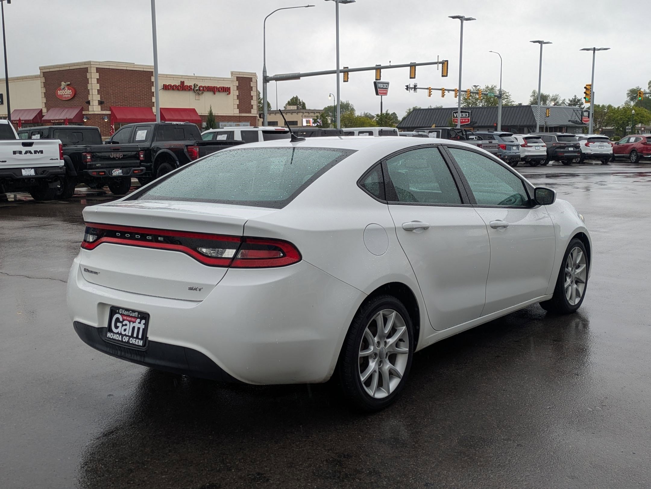Used 2013 Dodge Dart SXT w/ Popular Equipment Group FWD image 3