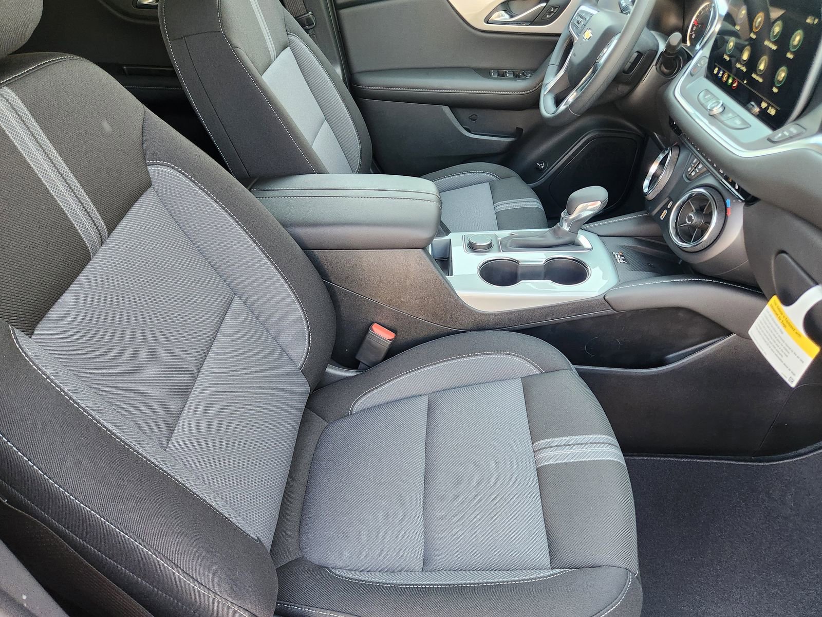 New 2025 Chevrolet Blazer LT w/ Convenience Package image 14