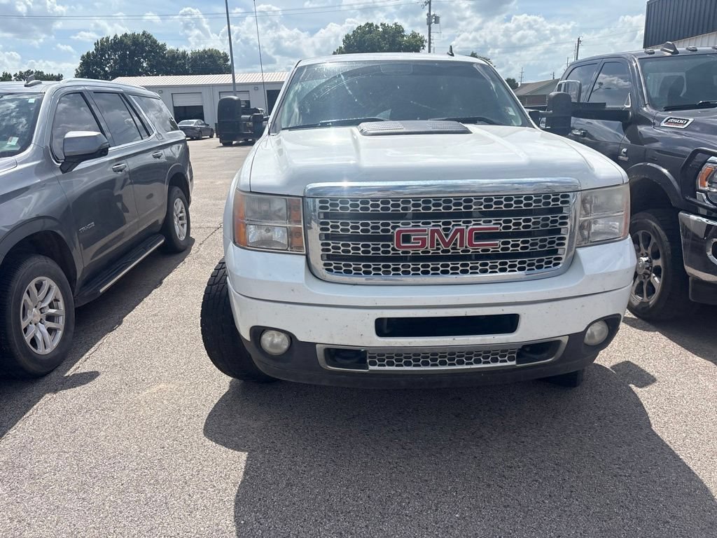 Used 2014 GMC Sierra 2500 Denali w/ Suspension Package, Off-Road AWD/4WD image 11