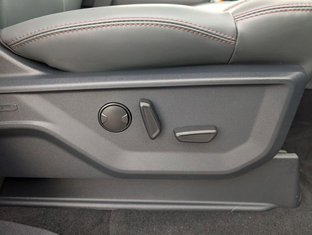 New 2025 Ford Expedition Active image 50