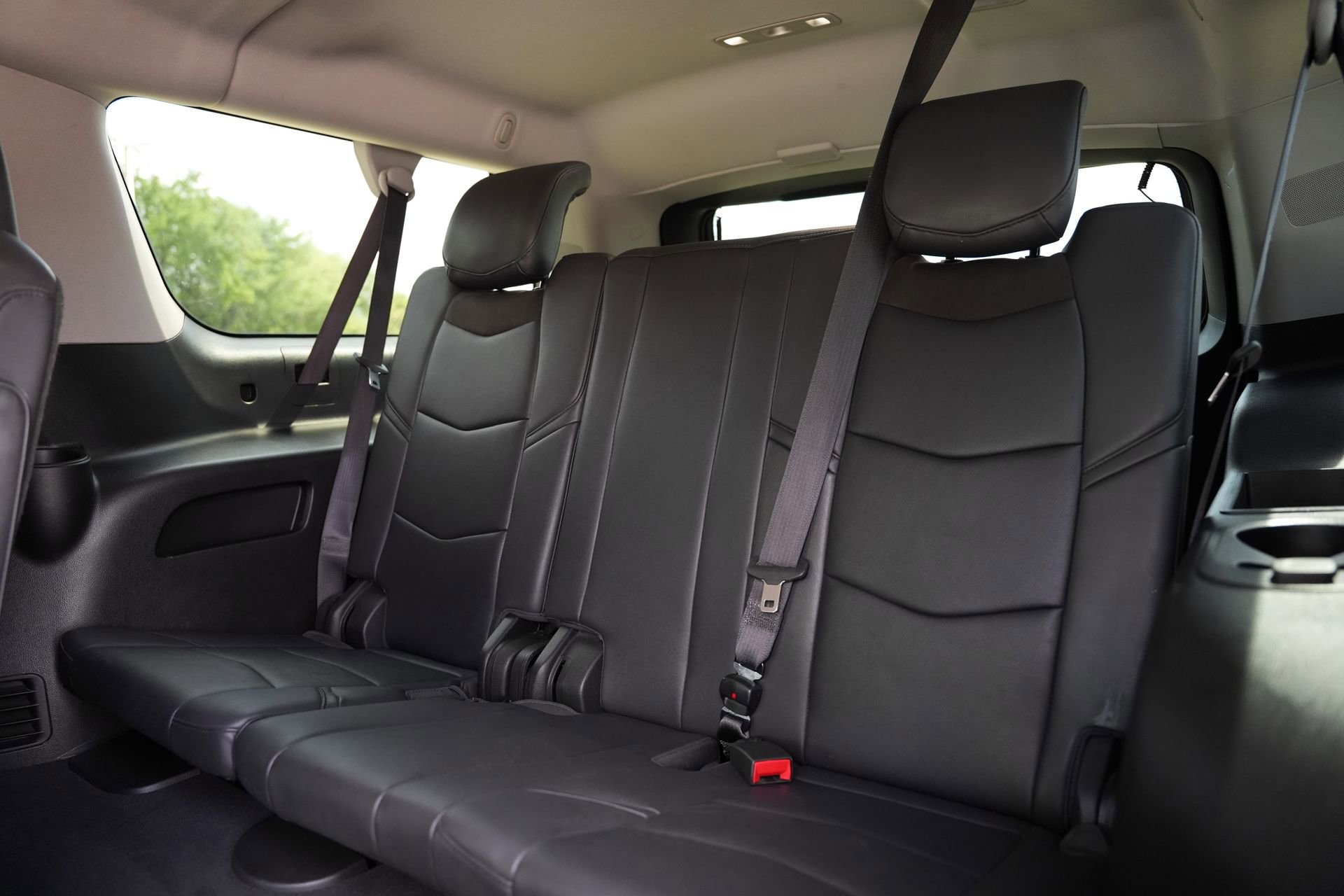 Used 2018 Cadillac Escalade ESV Luxury image 21