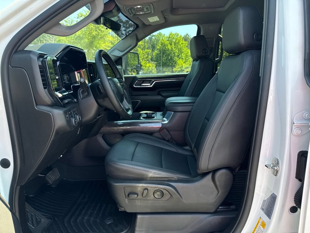 Used 2024 Chevrolet Silverado 2500 LTZ w/ LTZ Plus Package AWD/4WD image 24