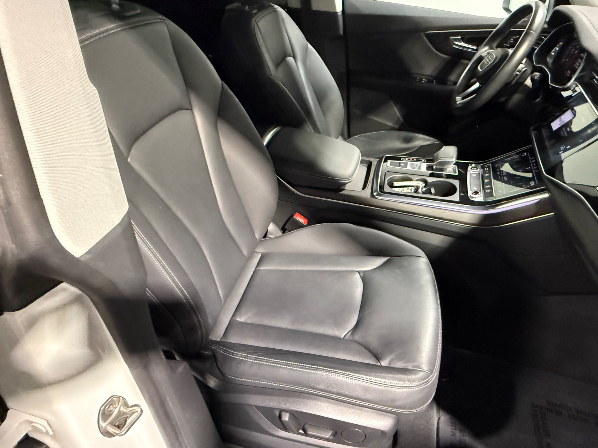 Used 2023 Audi Q8 Premium w/ Convenience Package AWD/4WD image 34