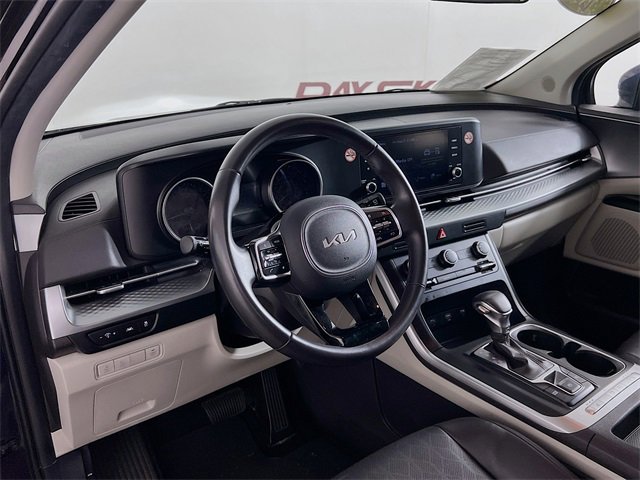 Used 2024 Kia Carnival LX image 34