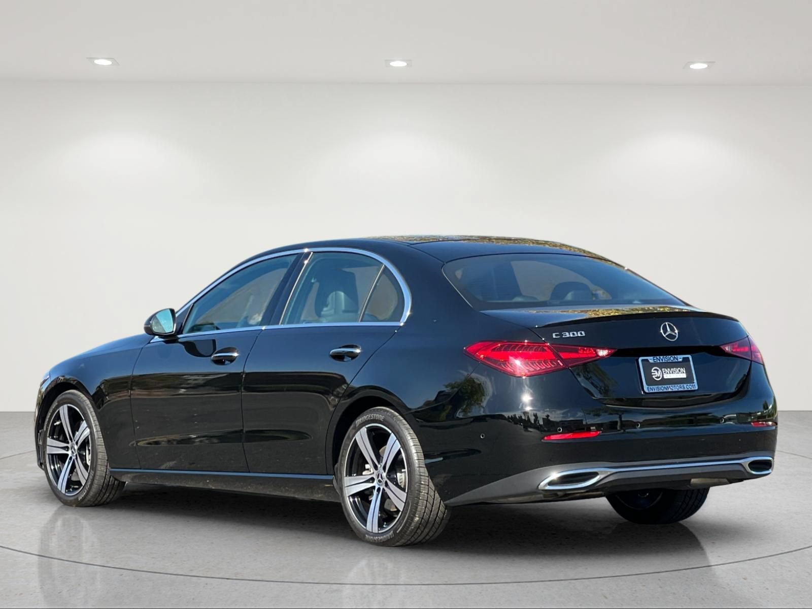 Used 2025 Mercedes-Benz C 300 Sedan image 3