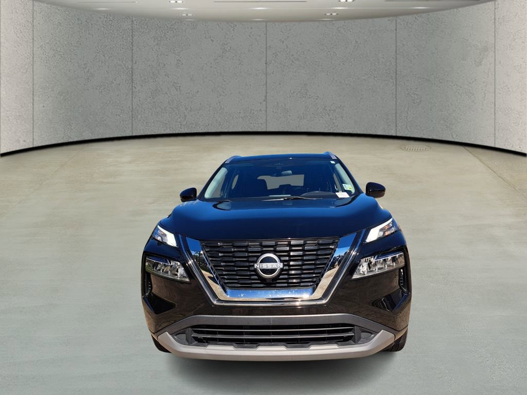 Used 2022 Nissan Rogue SV w/ SV Premium Package image 2