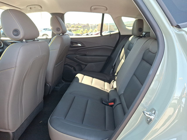 Used 2024 Chevrolet Trax ACTIV w/ Driver Confidence Package image 10