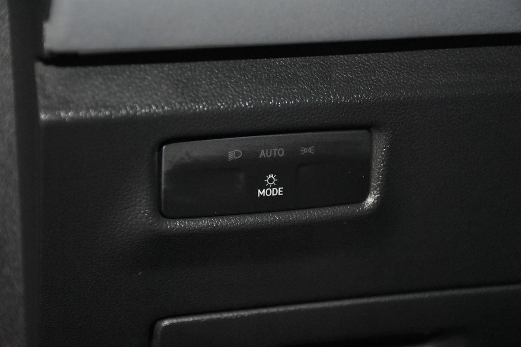 New 2026 Volkswagen Tiguan SE R-Line image 9