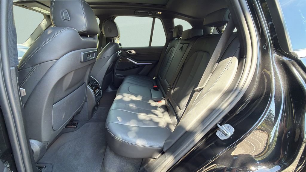 Used 2022 BMW X5 xDrive40i w/ Premium Package image 25