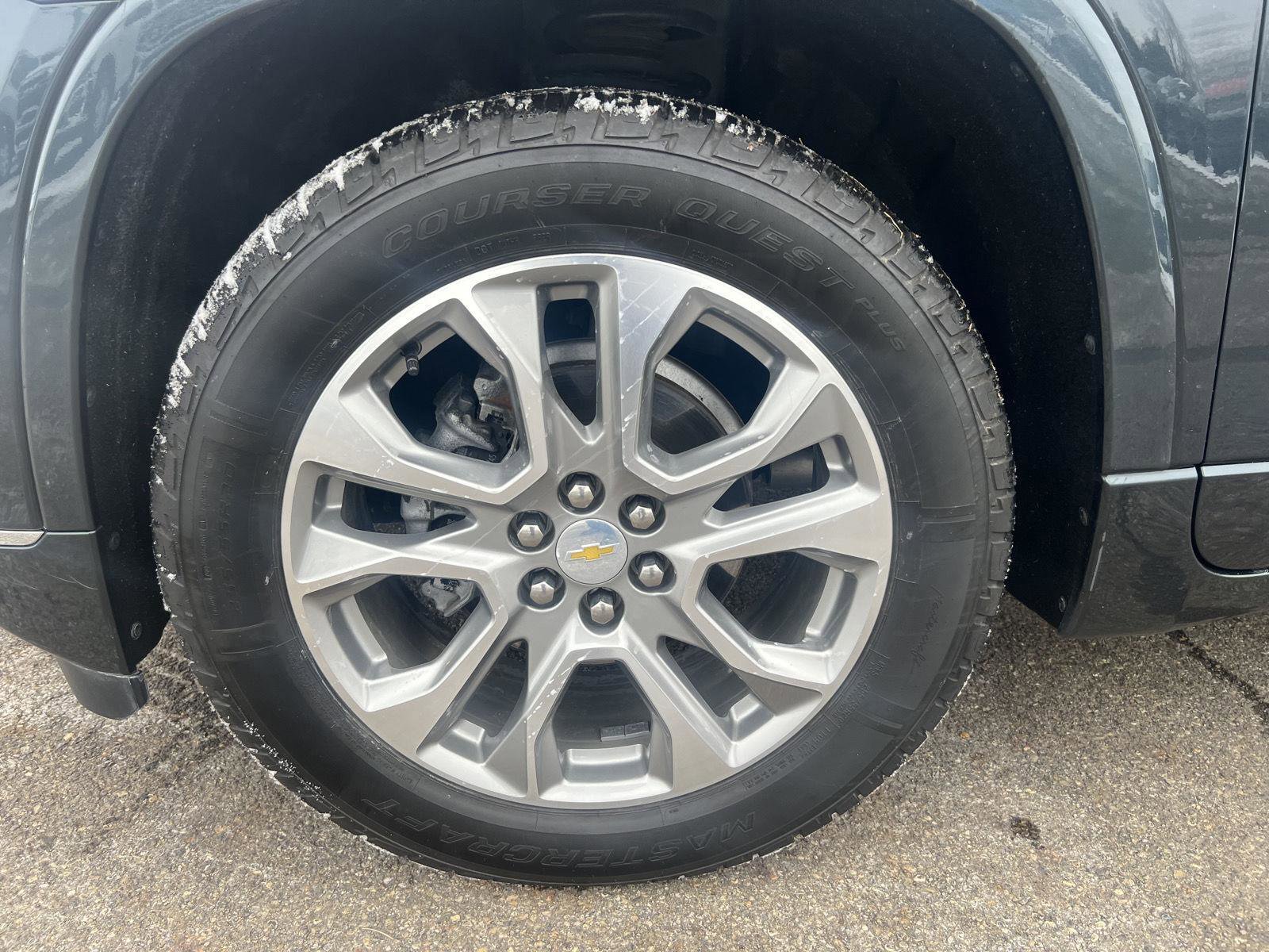 Used 2021 Chevrolet Traverse Premier image 40