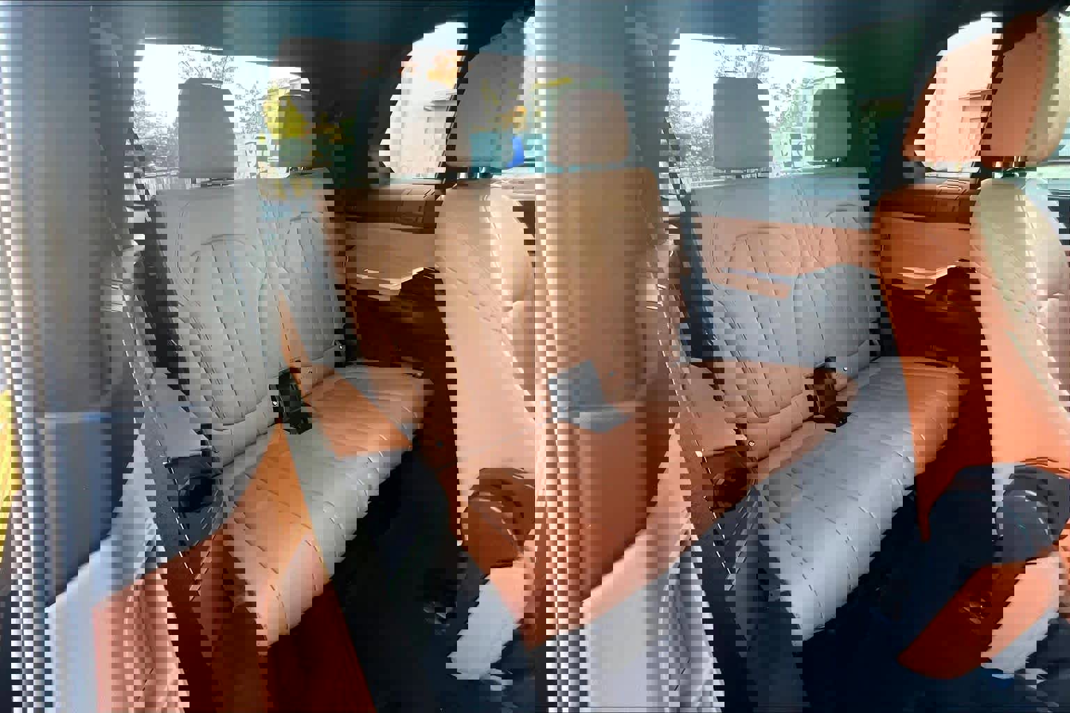 Used 2022 BMW X7 xDrive40i w/ M Sport Package image 31