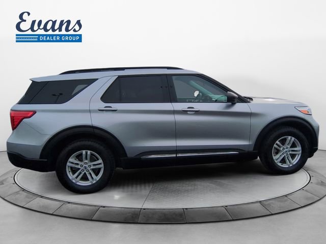 Used 2023 Ford Explorer XLT w/ Equipment Group 202A image 9