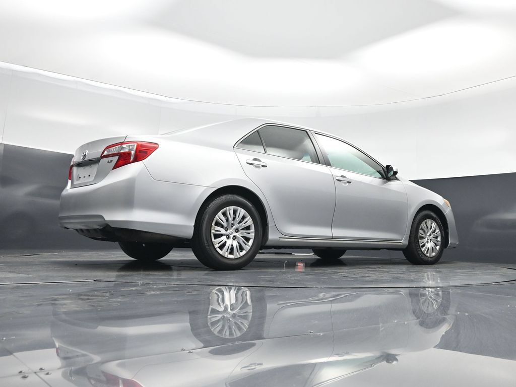 Used 2014 Toyota Camry LE FWD image 41