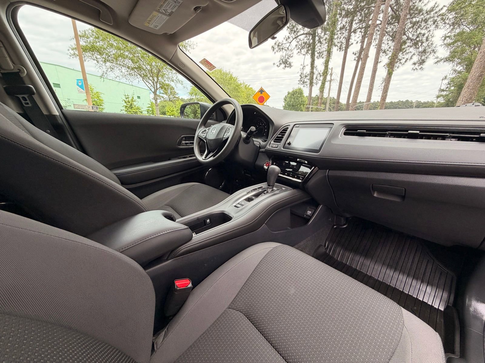 Used 2022 Honda HR-V EX image 17