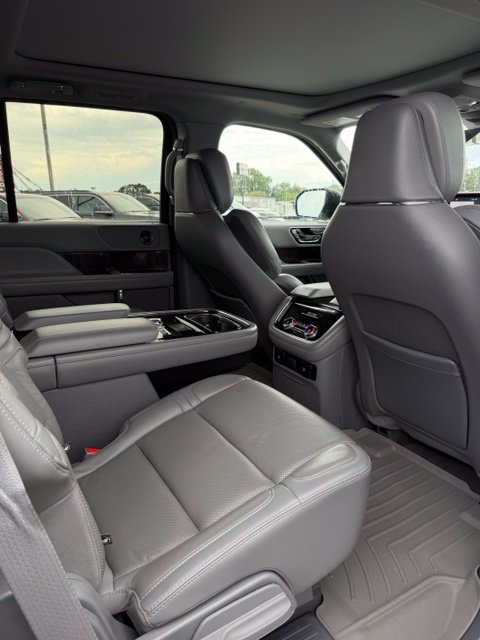 Used 2020 Lincoln Navigator Reserve w/ Equipment Group 201A Reserve RWD image 18