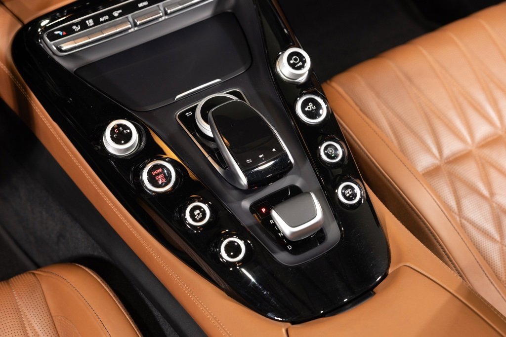 Used 2018 Mercedes-Benz AMG GT Roadster w/ Exclusive Interior Package image 30