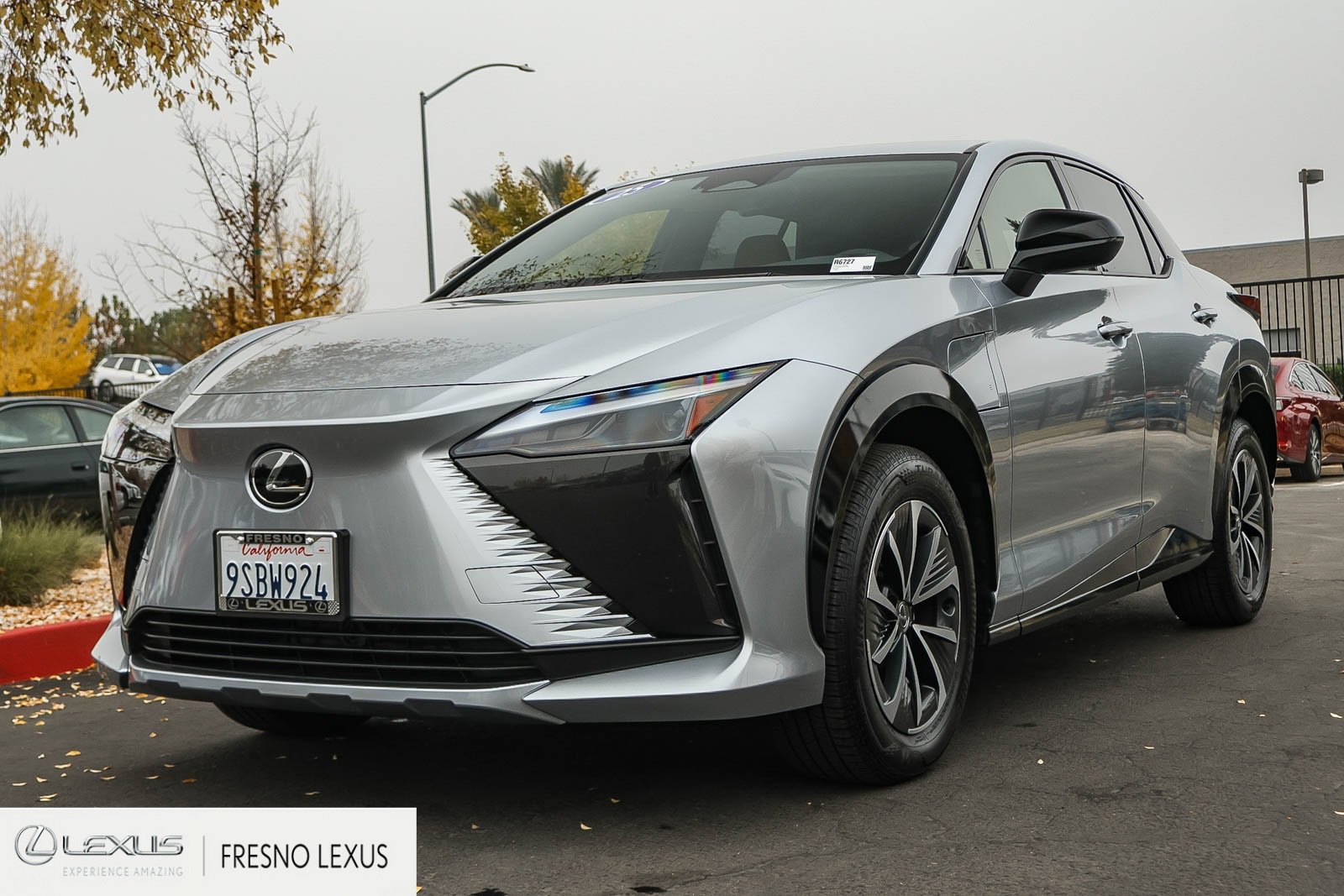 Used 2025 Lexus RZ 300e image 3